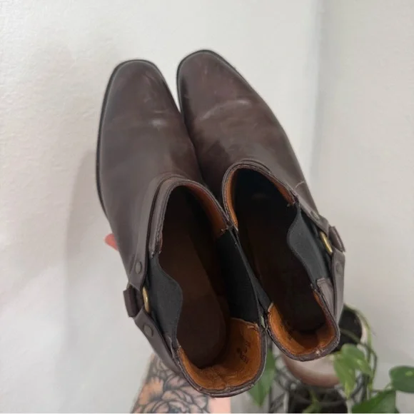 Frye Women's Dara Harness Chelsea Boots Deep Brown Leather 
Women’s Size 9.5 - Picture 7 of 9